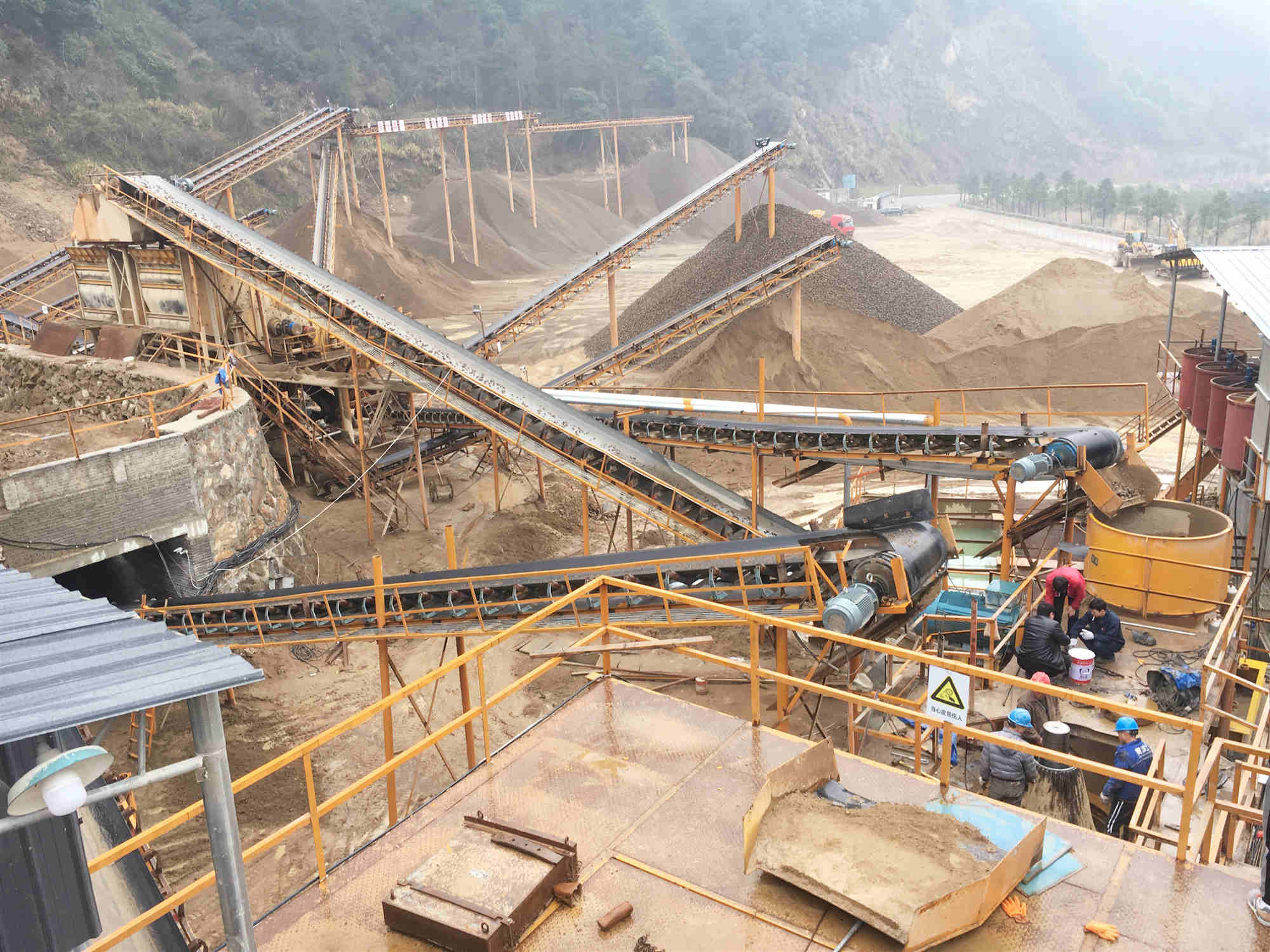 <b>【行业动态】四川雅安严格整顿砂石矿山扬尘污染问题</b>