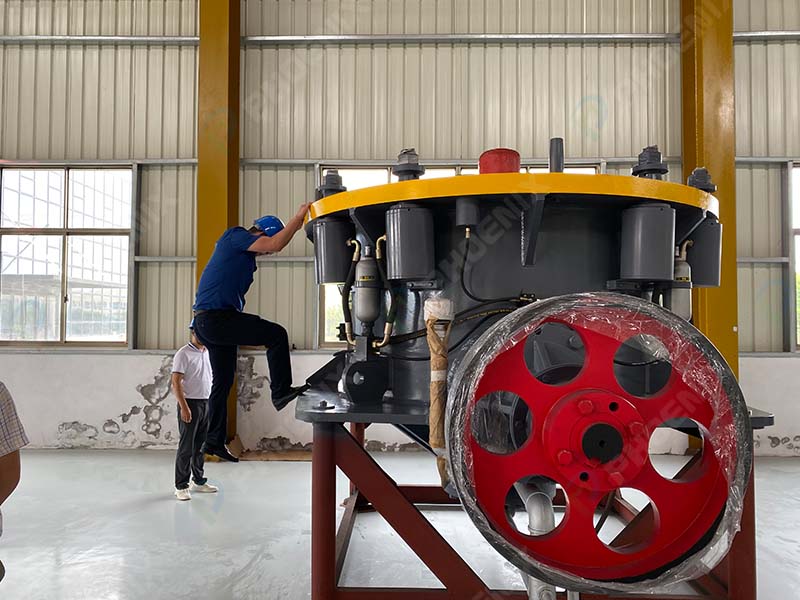 复合液压圆锥破碎机