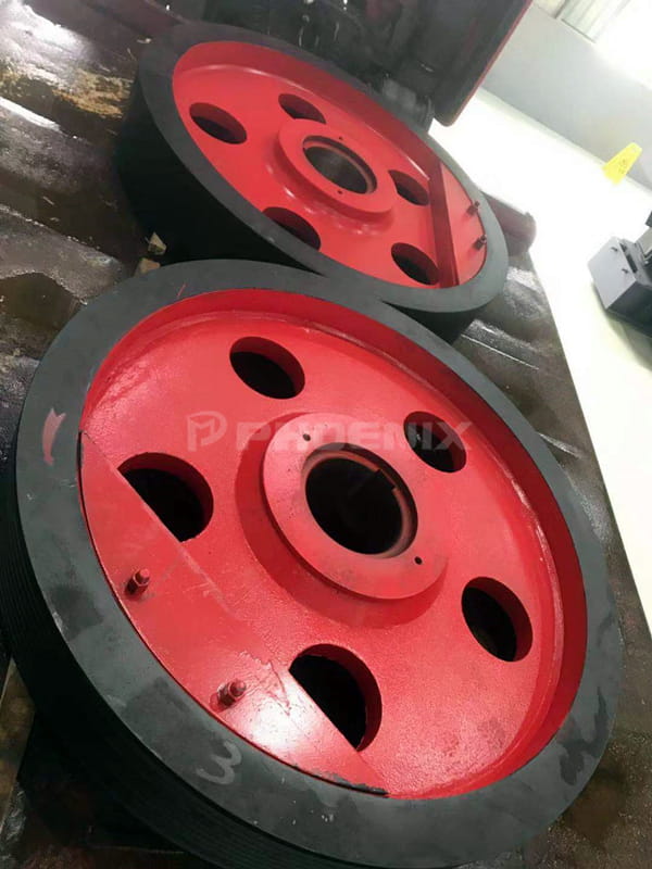 颚式破碎机皮带轮 颚式破碎机动颚体