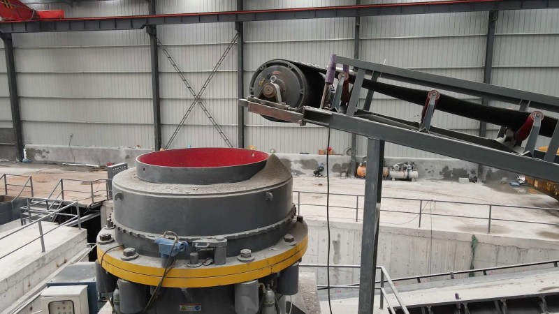 冬季圆锥破碎机润滑油更换指南:确保设备稳定运行